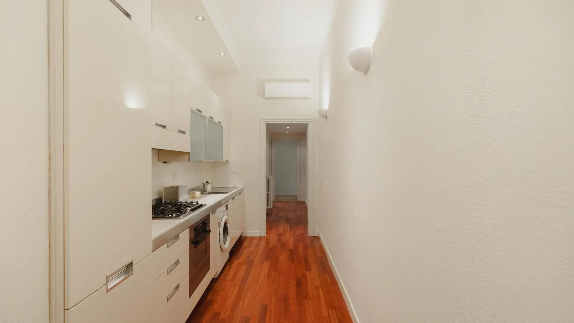 Gohost - Quiet, Bright & Stylish Flat In The Heart Of Milan Apartment 0*,  Italy