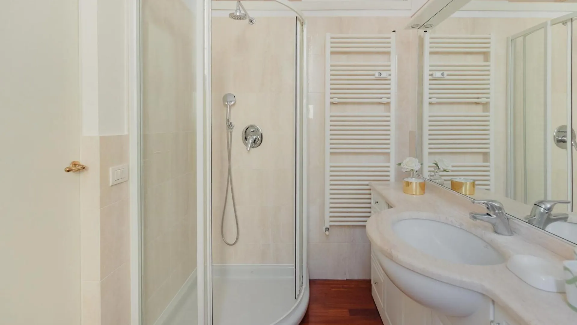 Gohost - Quiet, Bright & Stylish Flat In The Heart Of Milan Apartment
