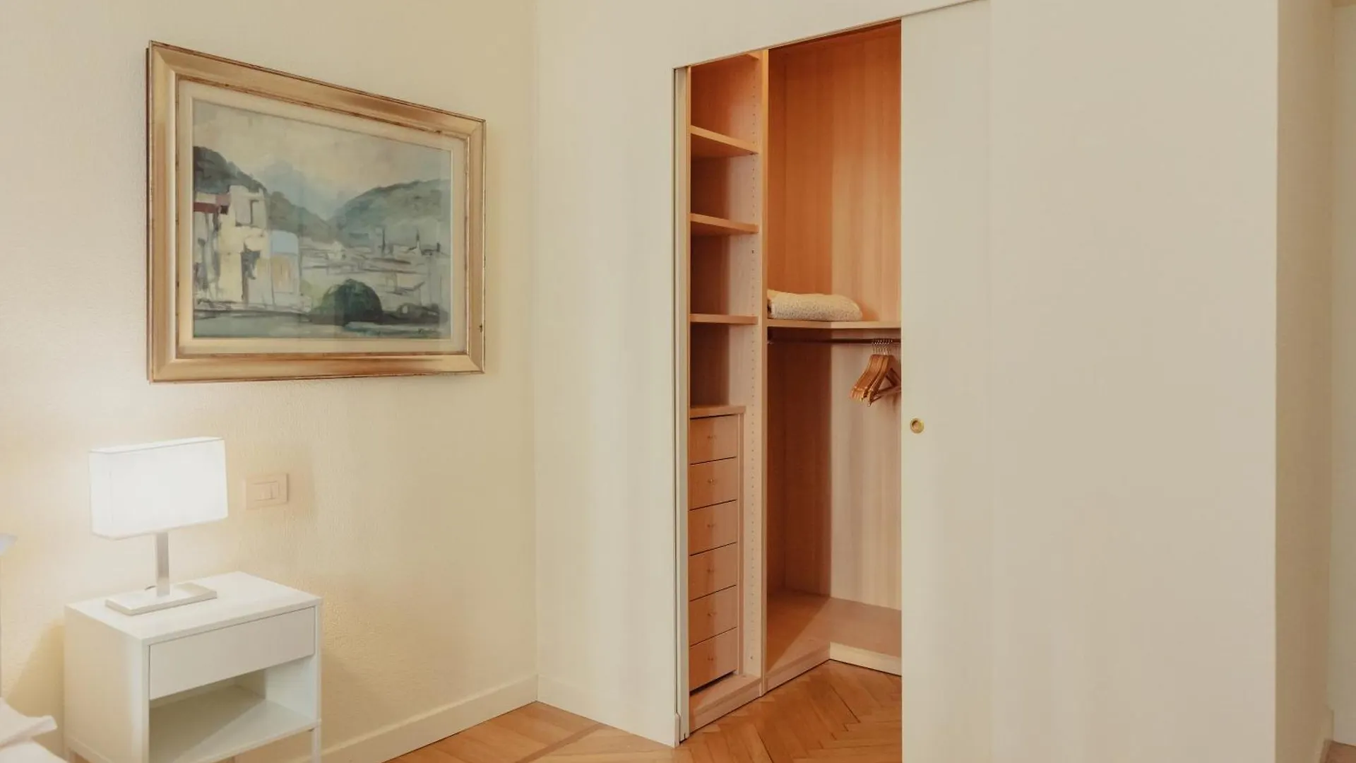 Gohost - Quiet, Bright & Stylish Flat In The Heart Of Milan Apartment