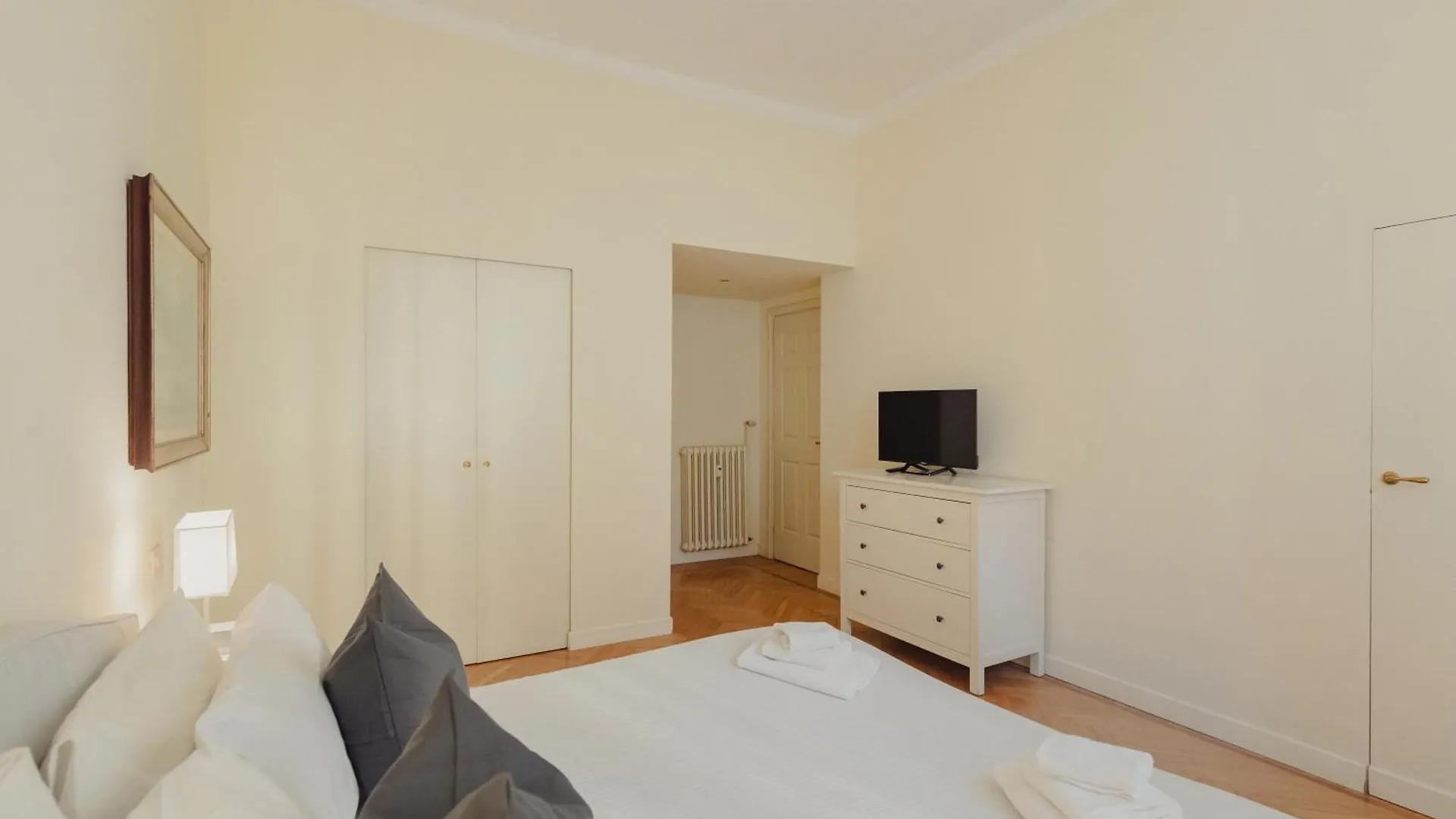 Gohost - Quiet, Bright & Stylish Flat In The Heart Of Milan Apartment 0*,