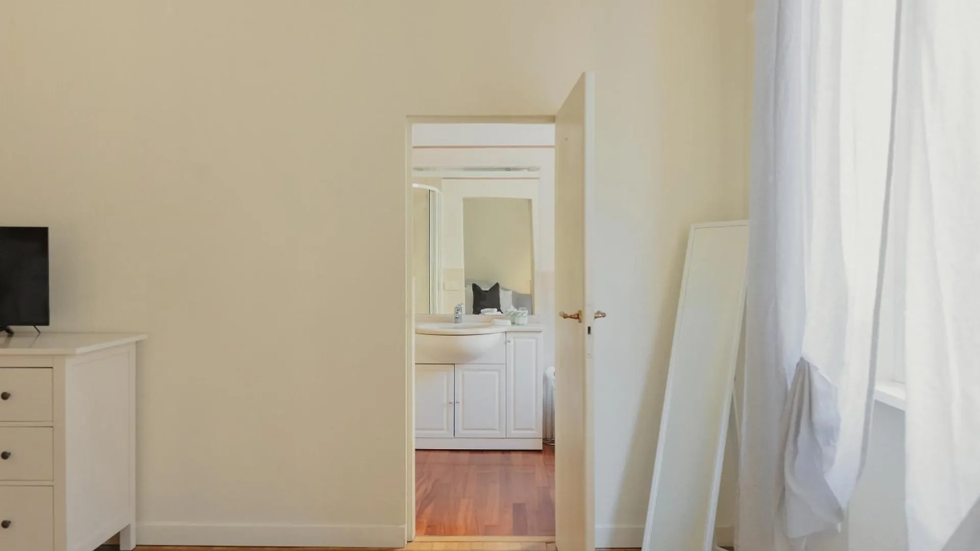 Appartamento Gohost - Quiet, Bright & Stylish Flat In The Heart Of Milano